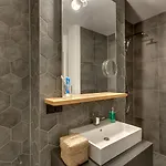 Smartments West 4*