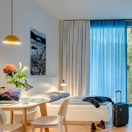 Smartments Business West 3*