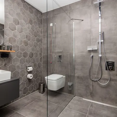 Smartments West 4*