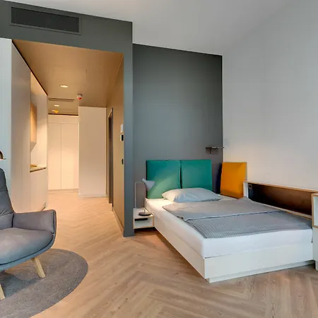 Smartments Business West 3*