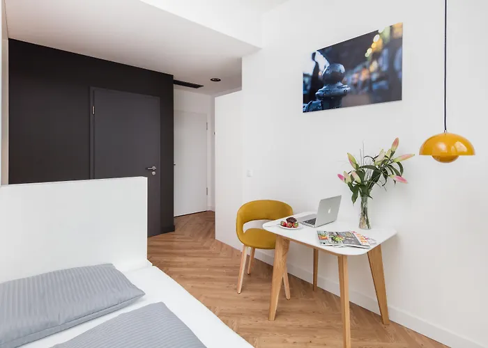 Hotel apartamentowy Smartments West 4*