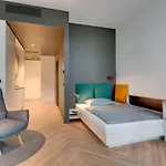 Aparthotel Smartments West 4*