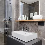 Smartments West 4*